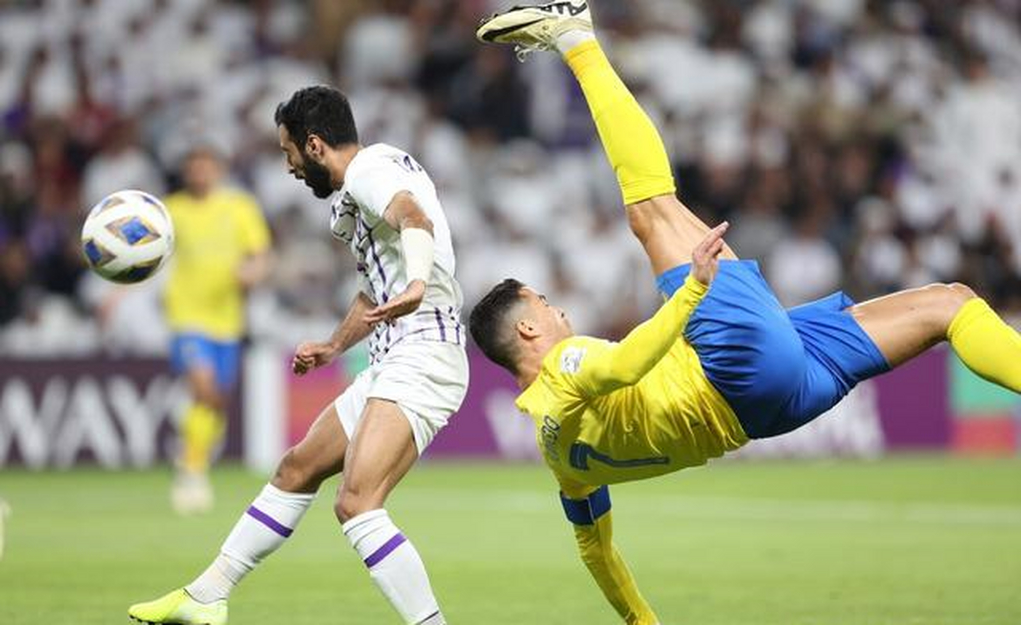 惊险刺激！比赛现场发生精彩绝伦的对决的简单介绍