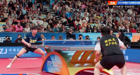 惊险刺激！比赛现场发生精彩绝伦的对决的简单介绍